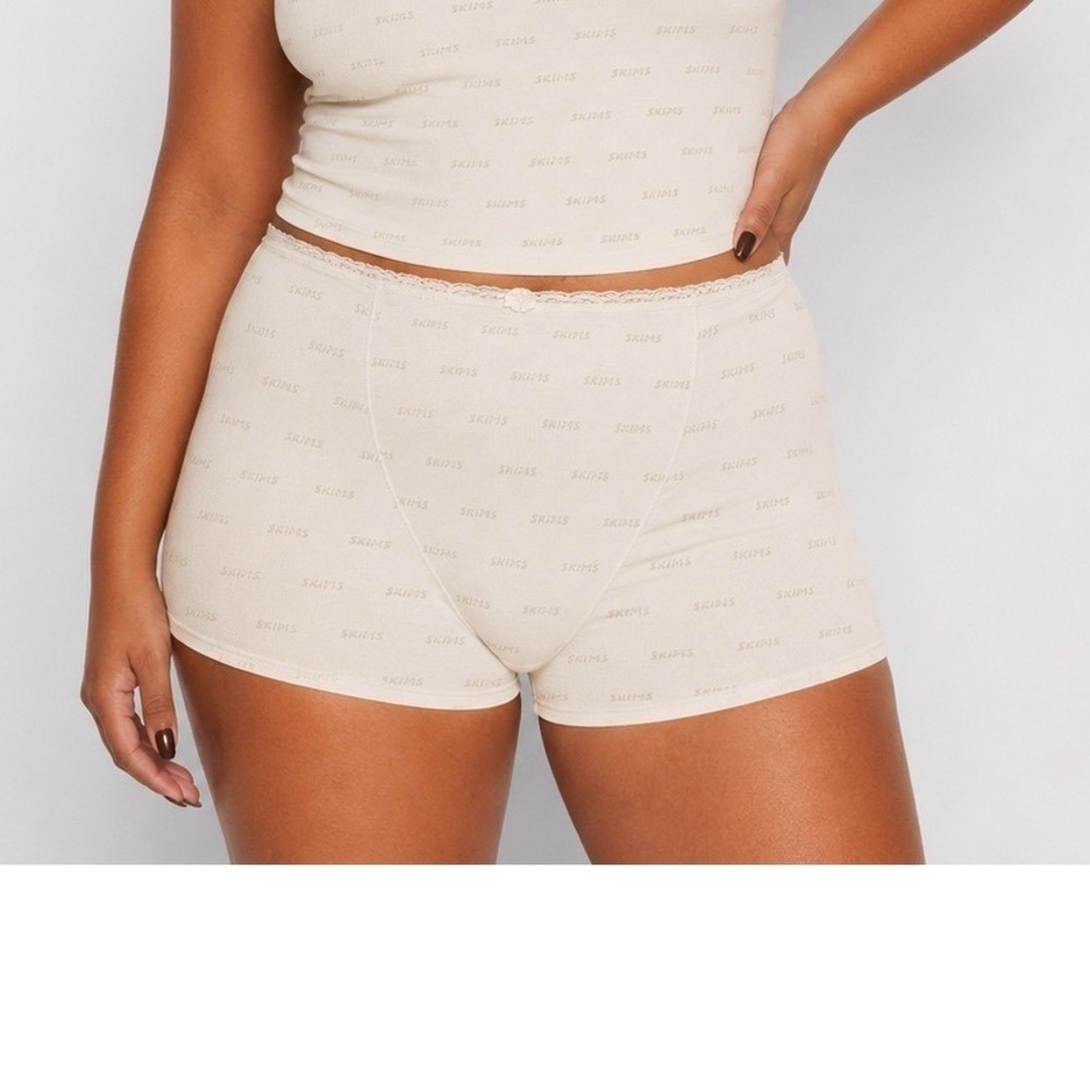 SKIMS Lot of 2 Lace Pointelle Boxer Shorts Bone 3X
